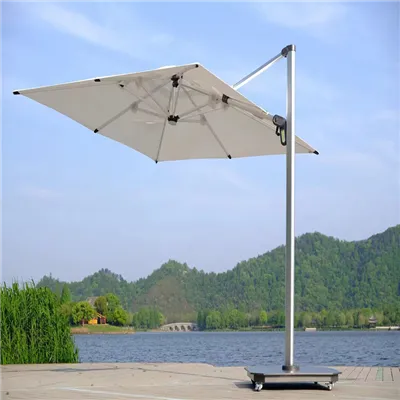 Qual è l'altezza media di un grande ombrellone da esterno?